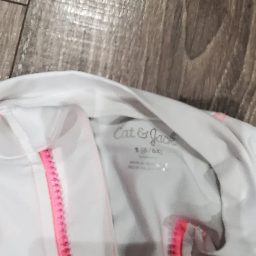 Girls Swimmimg Top Size 6/6X Cat & Jack White Swimming Top